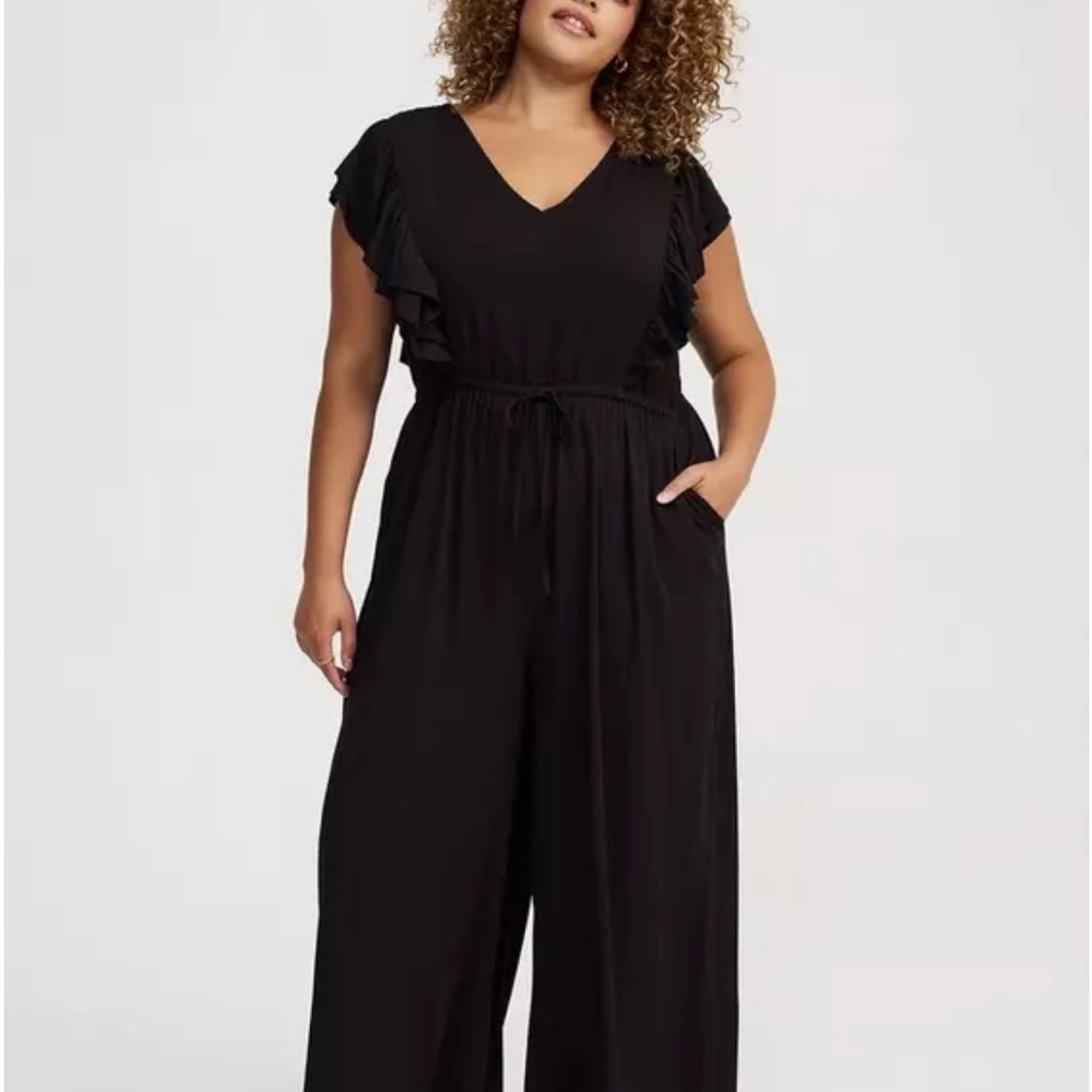 Flutter Sleeve V-Neck Jumpsuit